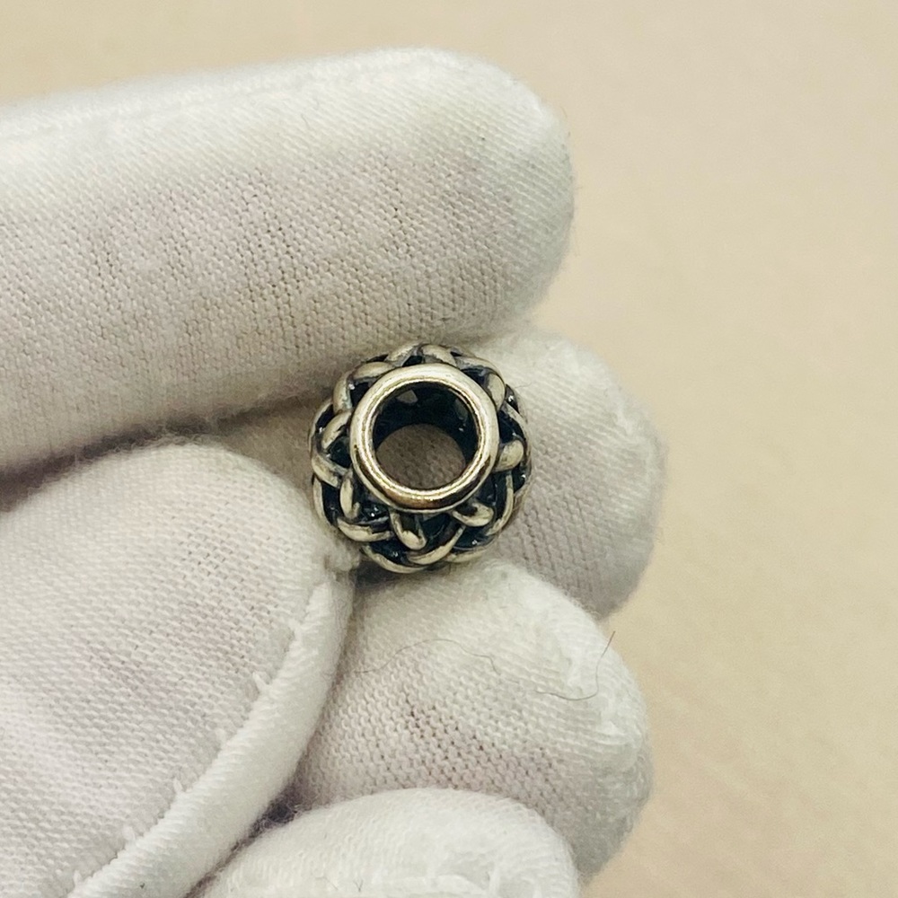 EUC Pandora 790973 Sterling Silver Forever Entwined Openworks Charm - Picture 7 of 10